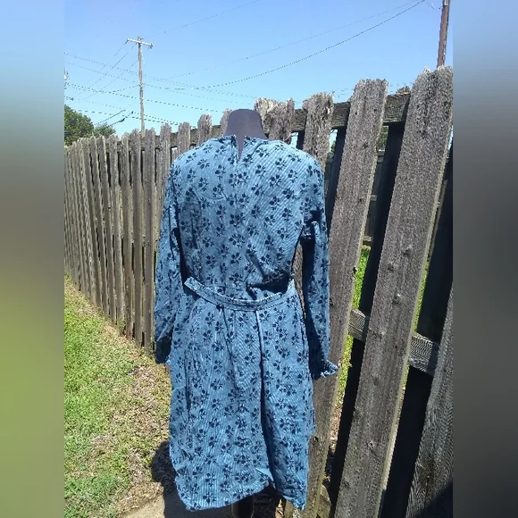 Boden Dress - Picture 2 of 3